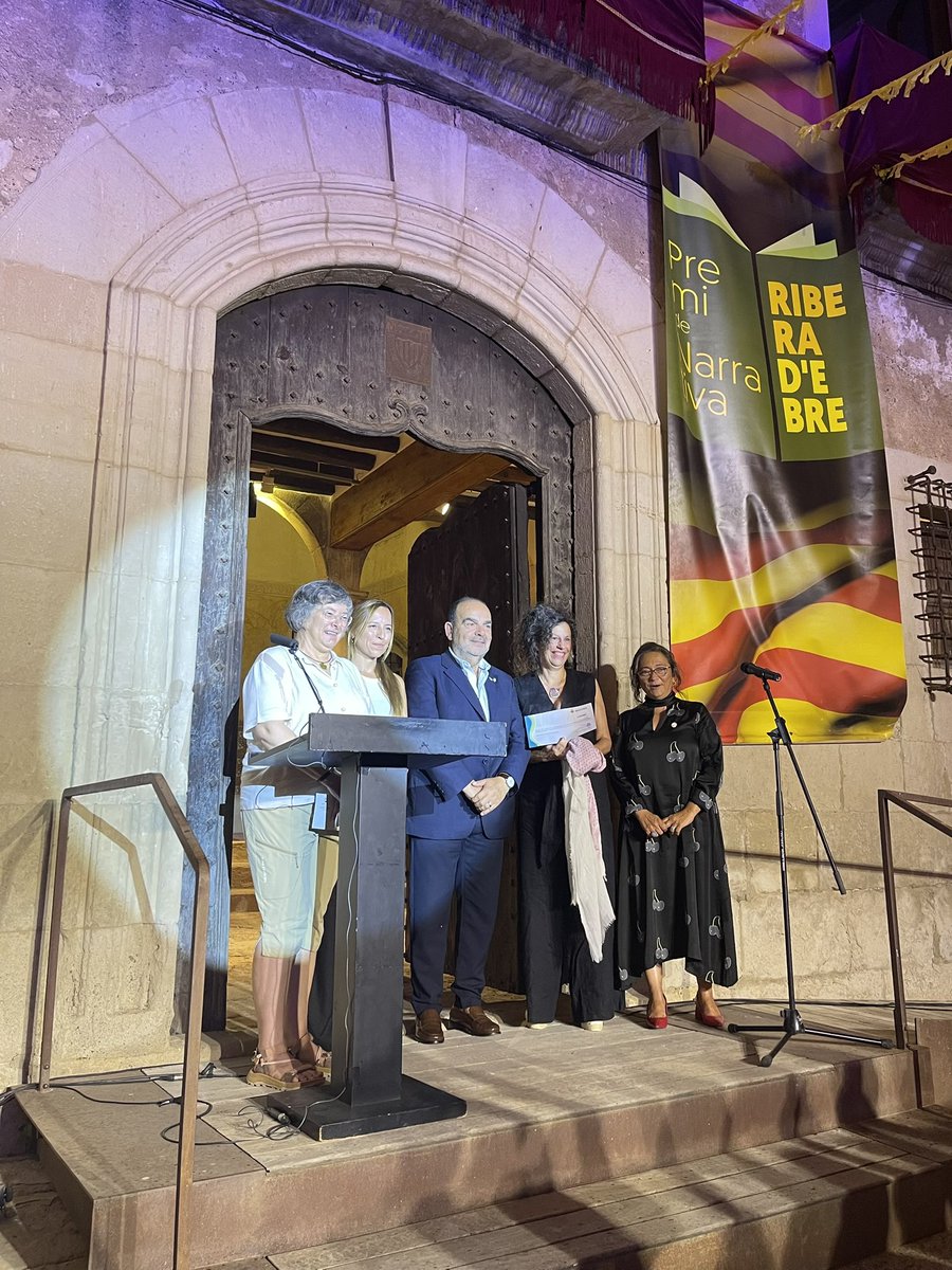 📚✨ Vinebre vibra amb la literatura!

El 43è Premi de Narrativa Ribera d’Ebre ja té guanyadora.

Històries que neixen a la vora de l’Ebre i arriben al cor.

#PremiNarrativaRiberaEbre #Vinebre #LiteraturaCatalana