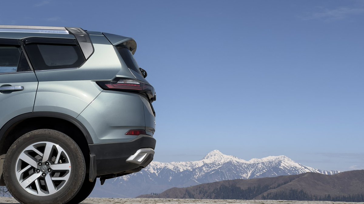 sidhaivam's tweet photo. @TataMotors @TataSafariIndia @TataCompanies My Beast says hello to you from J &amp; K https://t.co/DuTKUnriyb