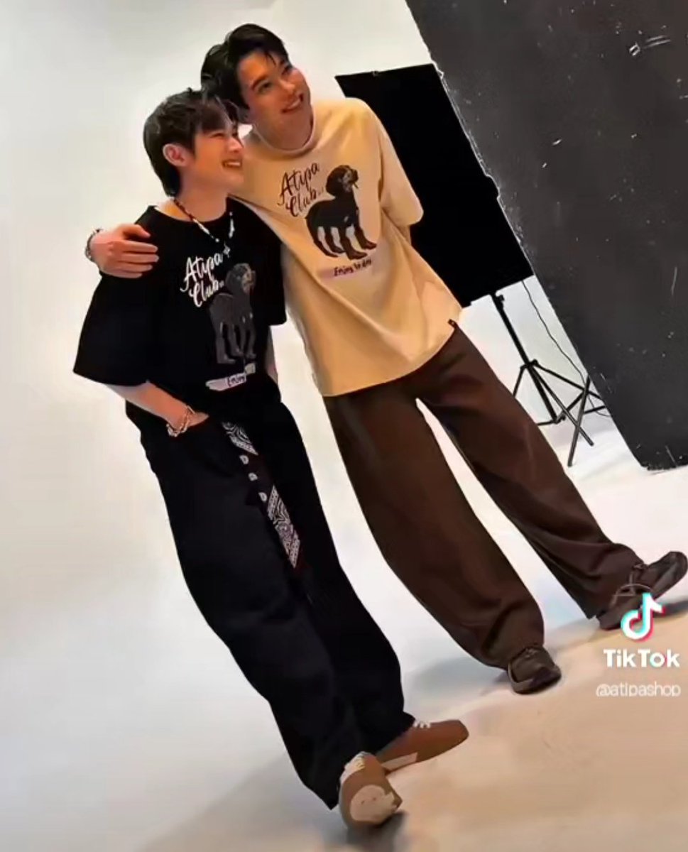 Congratulation to 1st #atipamen
<a href="/mmaxmaxxxx/">MMAX</a> <a href="/natasittttt/">Nat ;) น้องแจมแจม ft. น้องเหนือ</a> 
คือชุดดี เท่ทุกชุดเลยมีความ streetwear แบบใส่ง่ายๆ เท่ๆ ชอบการเลือกพี่แม้ก น้องณฐเพราะเป็นสองหุ่นที่มีความแจกต่างกันสูงมาก จะเป็นผู้ชายตัวโต ผู้ชายตัวเล็กหรือผญหรือ ยูนิเซ็ก  คือพอจะมองภาพออกเลยว่าได้เลย 👍
#atipa #MaxNat