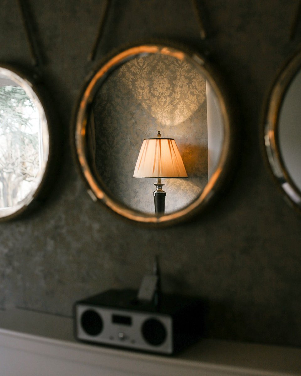 A glimpse into timeless elegance. Soft light, quiet corners, and the little details that make Nira Caledonia feel like home.