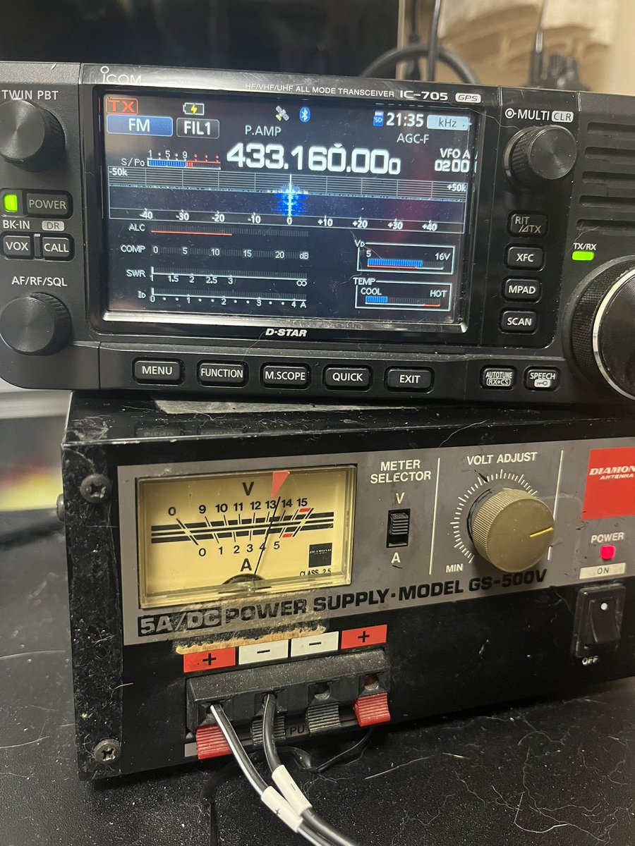 今日は静岡2メーターで和文交信したあと430FMに切り替えてみたら私がCW始めるきっかけを作ってくれた方がCQ🎙️出されてたのでお声がけ👍
やっぱりフォーンも楽しいぜ😃
来月14日のJARL静岡支部大会では「静岡電信を楽しむ会」（笑）のブースに私も参加します👍誰かのCWを始めるきっかけになればいいな👍