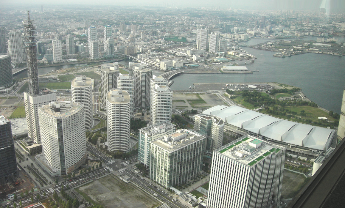 ★「ヨコハマ買い出し紀行」名所の１つである『横浜ランドマークタワー』についての ご紹介です😉↓
yuunagi.ikiruimi.net/text1/main_276…

…といっても 15年も前のページを、スマホでも読みやすく整え、写真を大きくしただけですが（笑）

人によっては「懐かしい風景」として楽しんでいただけるかも…？😌