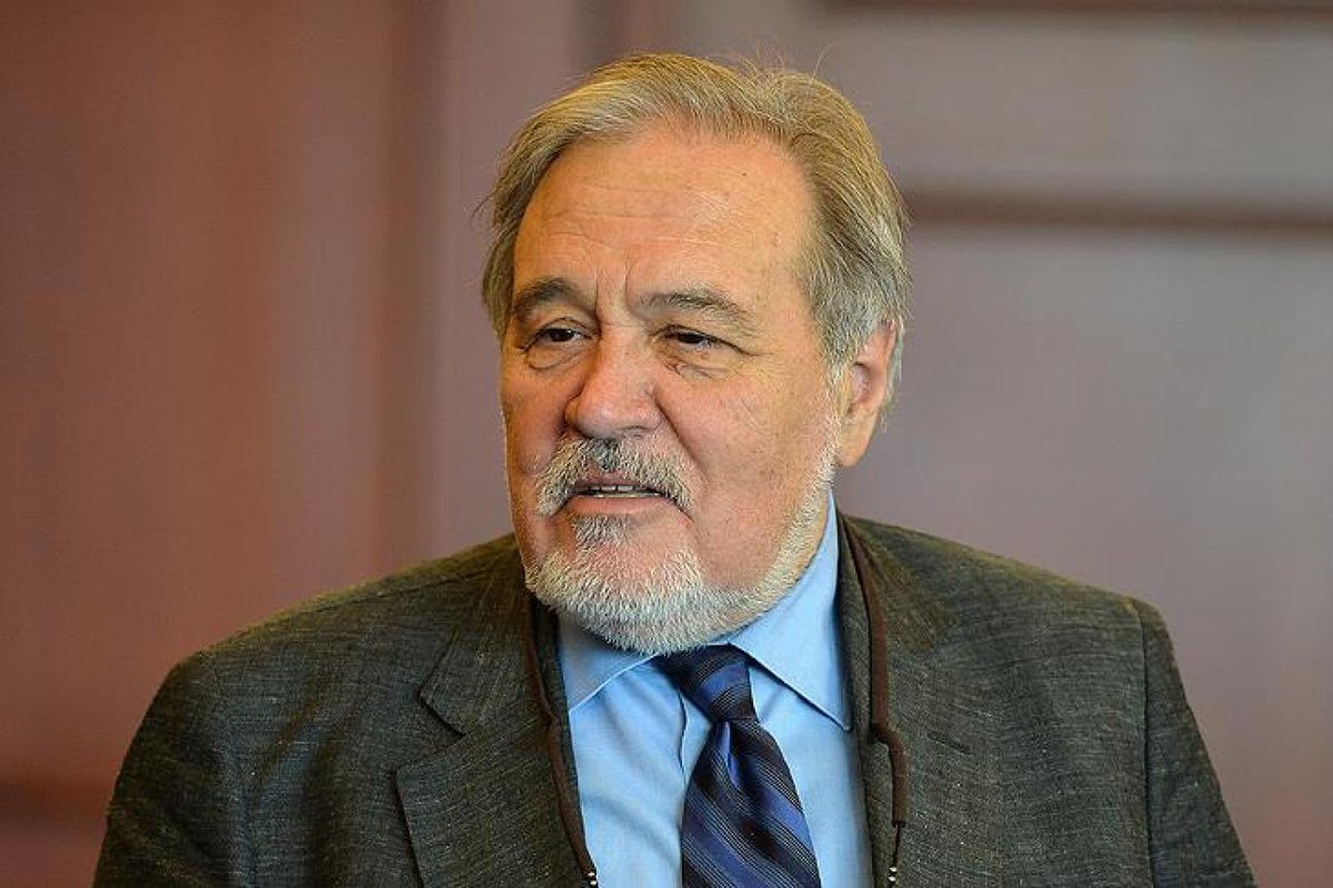 Rusya’nın Altın Ordu’yu yıkması nedeniyle Tanrı tarafından yollanıp intikam alması için Kubilay Han’ın reenkarnasyonu olan İlber Ortaylı.