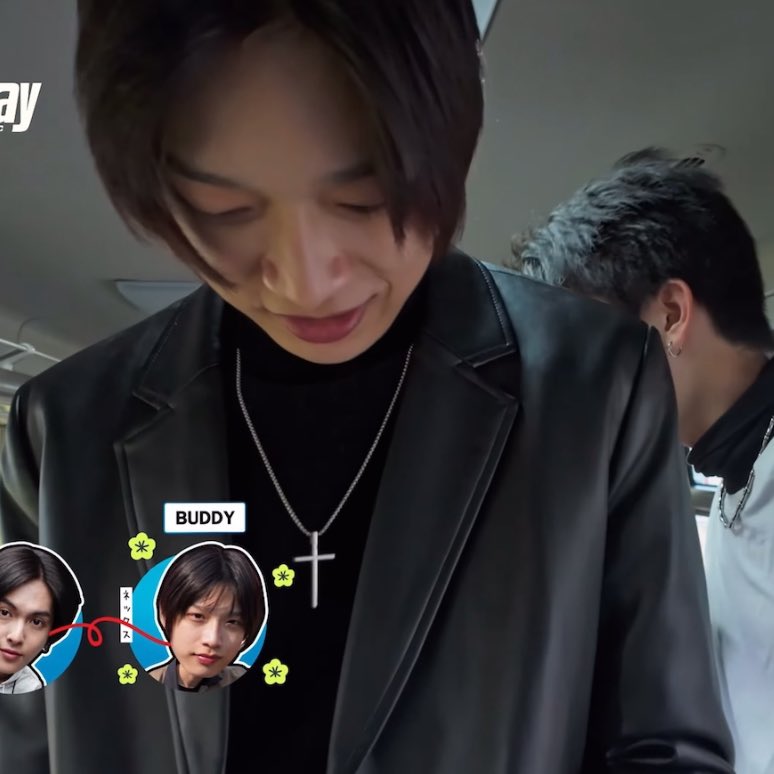 มึง ตอนไทยให้ของพึ่งสังเกตหน้ายัยเน้ก นางเขินจริง ๆ หนูเขินพี่เค้าทำไมลูก อย่าให้เค้ารู้ดิว่าเราชอบก่อน😭😭😭😭😭😭😭😭😭