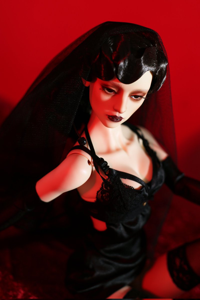 이 각도에서 본 얼굴이 넘 취향 🤭