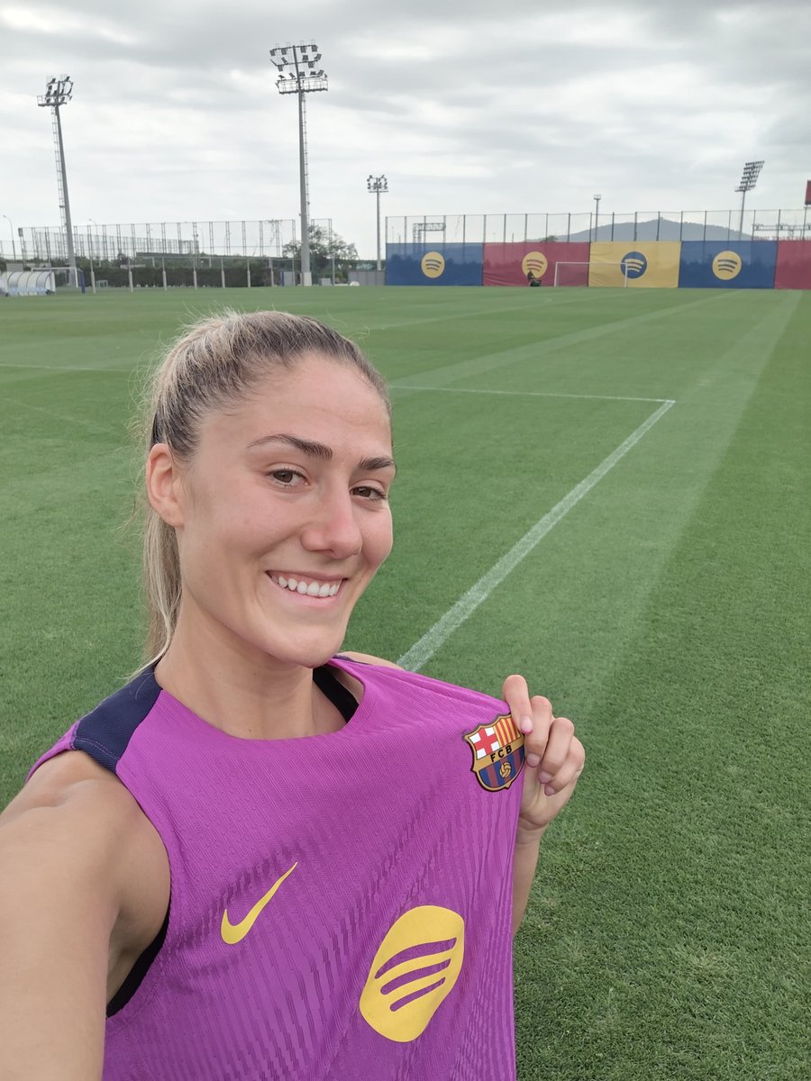 FCBfemeni's tweet image. Un selfie molt culer 🫶📲
@HMDdevices  | #ShotonHMD