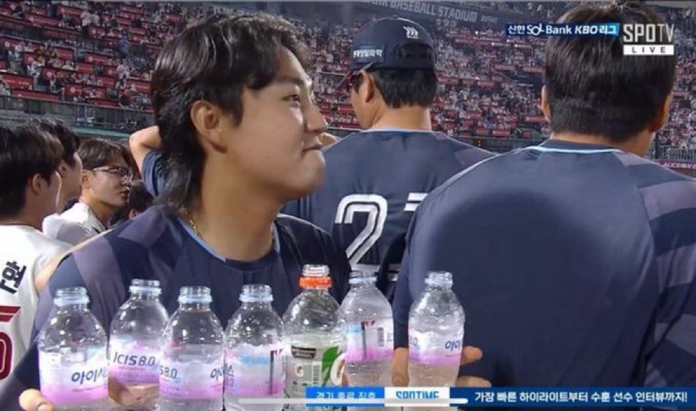 아진짜철원이가 물마카세준비한거 헛되지않아다행이다ㅠㅠㅠㅠ
아니
씨발
다행이아닌수준이아니지.존나행복해씨발엄정화페스티벌틀거다