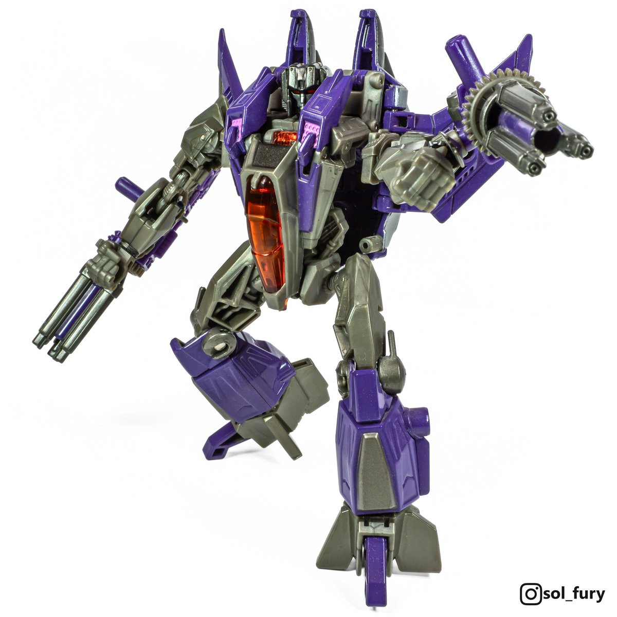 SolFury's tweet image. Skywarp - Transformers Generations (Japanese market exclusive) (Deluxe class, 2013)

A lovely looking toy... just one that doesn't have Skywarp's usual deco.

#transformers 
#transformersstudioseries
#warforcybertron
#fallofcybertron