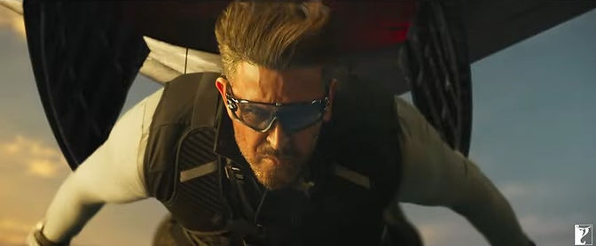 No tengo palabras para describir el gozo que supone ver #WAR2 (2025). Epítome hipervitaminado y musculoso de la acción a la Bollywood con setpieces alucinantes y pasadísimas de vueltas con #Roshan y #RamaRao derrochando carisma y sexualidad. Y vista en 4DX en <a href="/CinesFilmax/">Cines Filmax Granvia - 4DX</a>.