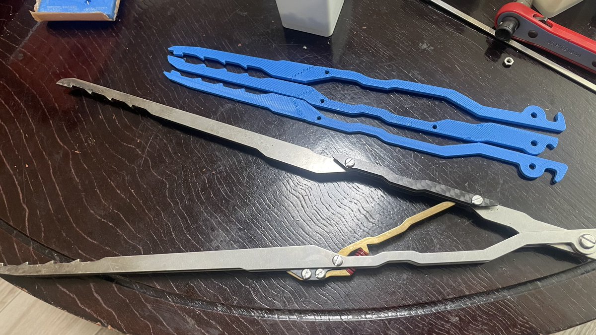 部品を移していきますか...
バネだけ弱い物に替えればプリント品でも耐えられるはずです💪