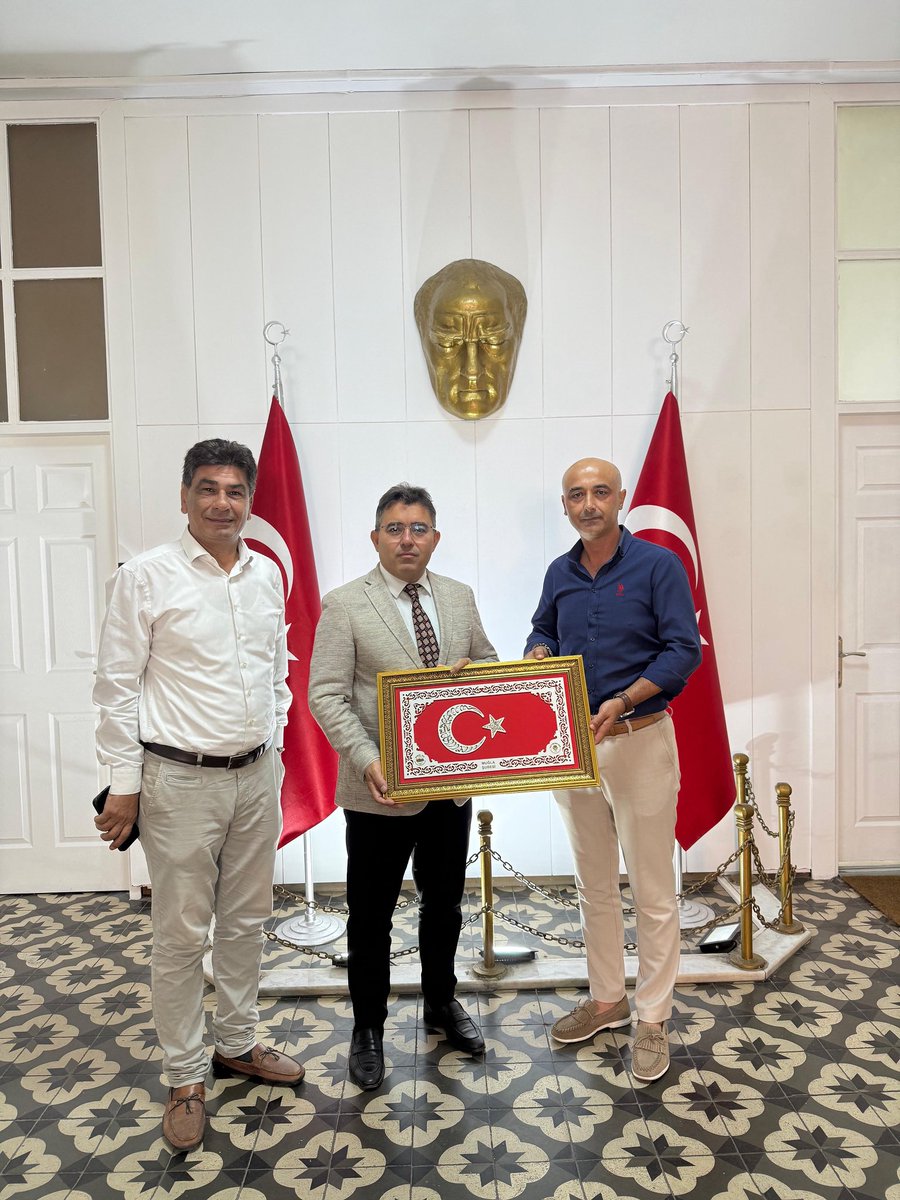 Eğitimciler Birliği sendika temsilcileri olarak; 
Marmaris kaymakamımız Sayın Nurullah KAYA’yı ziyaret ederek İlçemizdeki Eğitim Personellerinin özlük hakları ile ilgili konularda değerlendirmelerde bulunduk. Yeni Eğitim Öğretim yılının hepimize hayırlı olmasını temenni ederiz.