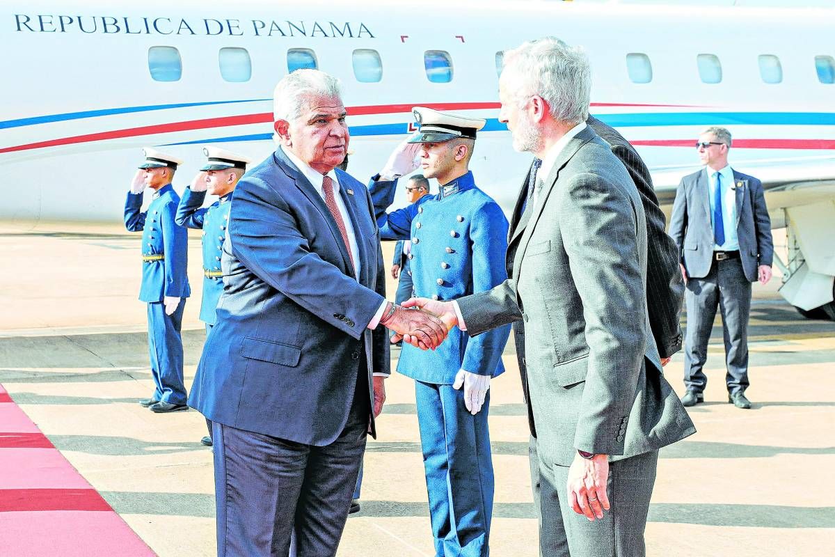 Arranca visita de Mulino a Brasil; Mercosur y Chiquita, claves en la agenda

buff.ly/BJETQSK