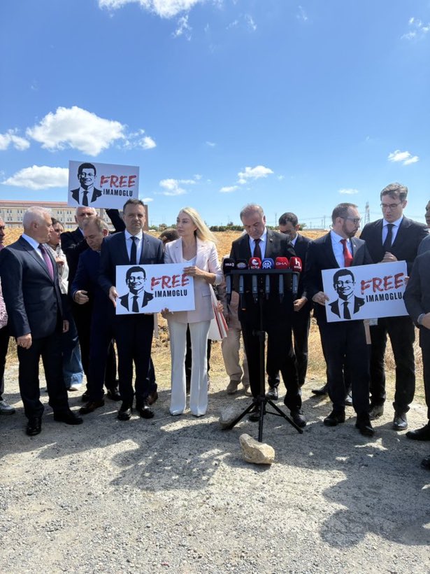 Bütün mümkünlerin kıyısındayız. Desteğiniz için teşekkür ederiz.