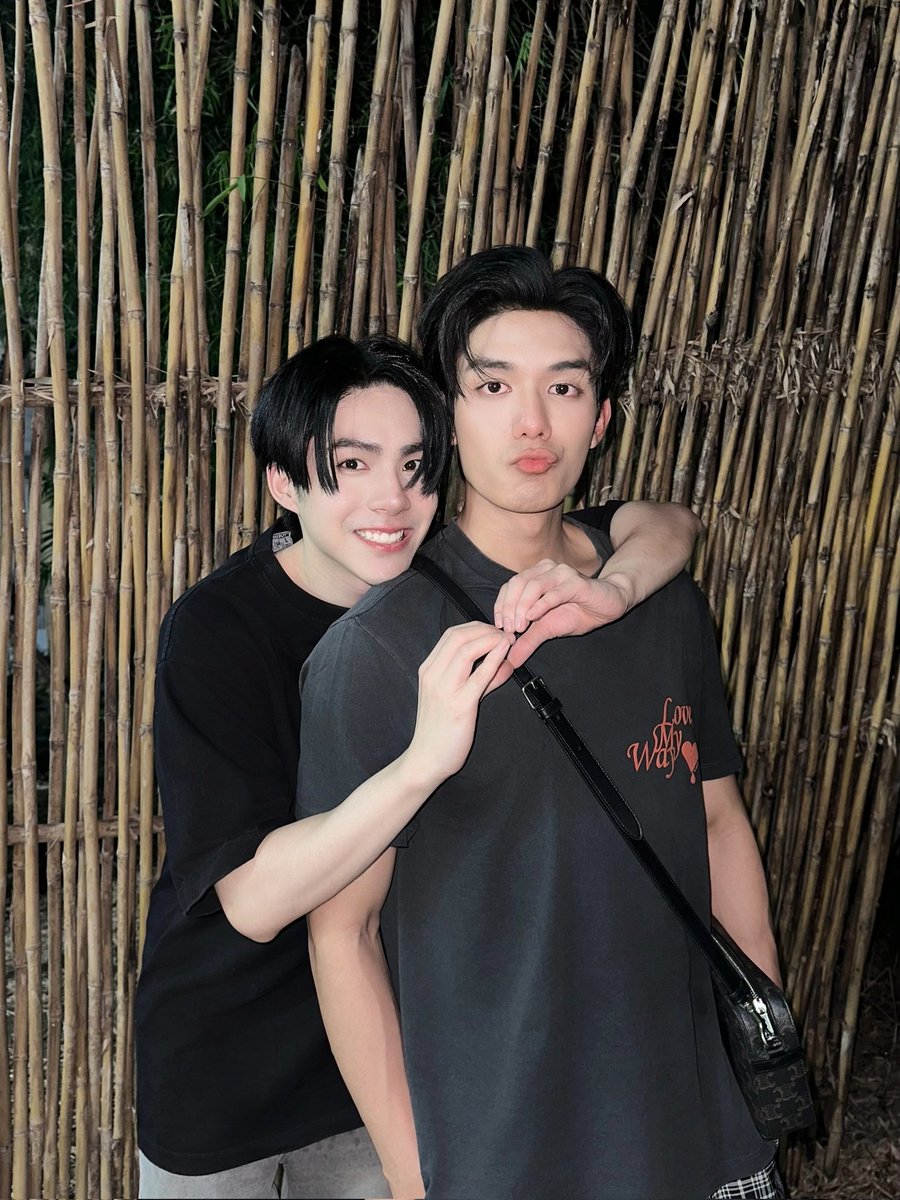 ภพเธอ Love Upon a Time Series 🕰 

คิวที่ ๙ ถ่ายทำเสร็จเรียบร้อยแล้วขอรับ 🙇🏻  วันนี้ฟ้าฝนมิเป็นใจหนา ทำให้ต้องเลิกการถ่ายทำไวขึ้น แต่ทุกสิ่งก็ผ่านพ้นไปได้ด้วยดีขอรับ ขอบพระคุณทุกแรงใจด้วยหนาขอรับ ขอทุกท่านรักษาสุขภาพด้วยนะขอรับ แลภพกันใหม่ 🙏🏻✨️ 

Love Upon a Time Q9 
#ภพเธอQ9