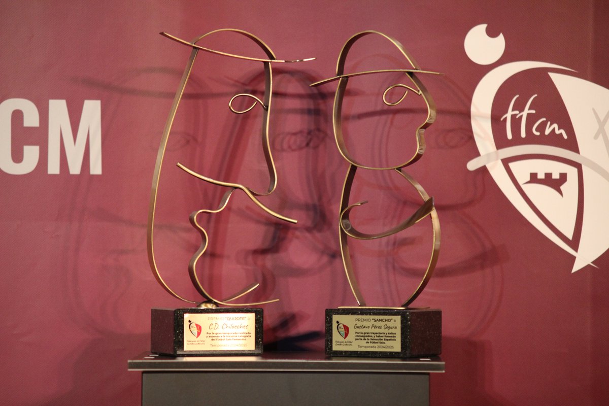 🎖️ En 15 minutos, arranca el #díaFFCM

📺 En directo, a partir de las 19h: youtube.com/watch?v=8aPI0S…

#somosCLM | #fútbolCLM | #futsalCLM | #árbitrosCLM | #entrenadoresCLM