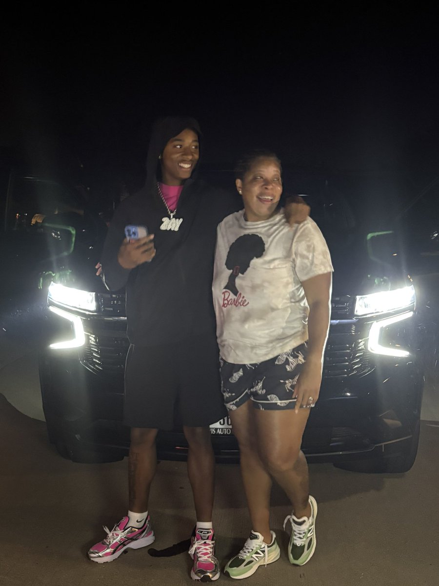 <a href="/Gentry_Zay/">Zadian (Zay) Gentry</a> I am at lost for words!!! I can’t thank you enough for my gift. I pray God gives you everything your heart desire…….. I love you endlessly!!!!!!💗💗💗💗💗