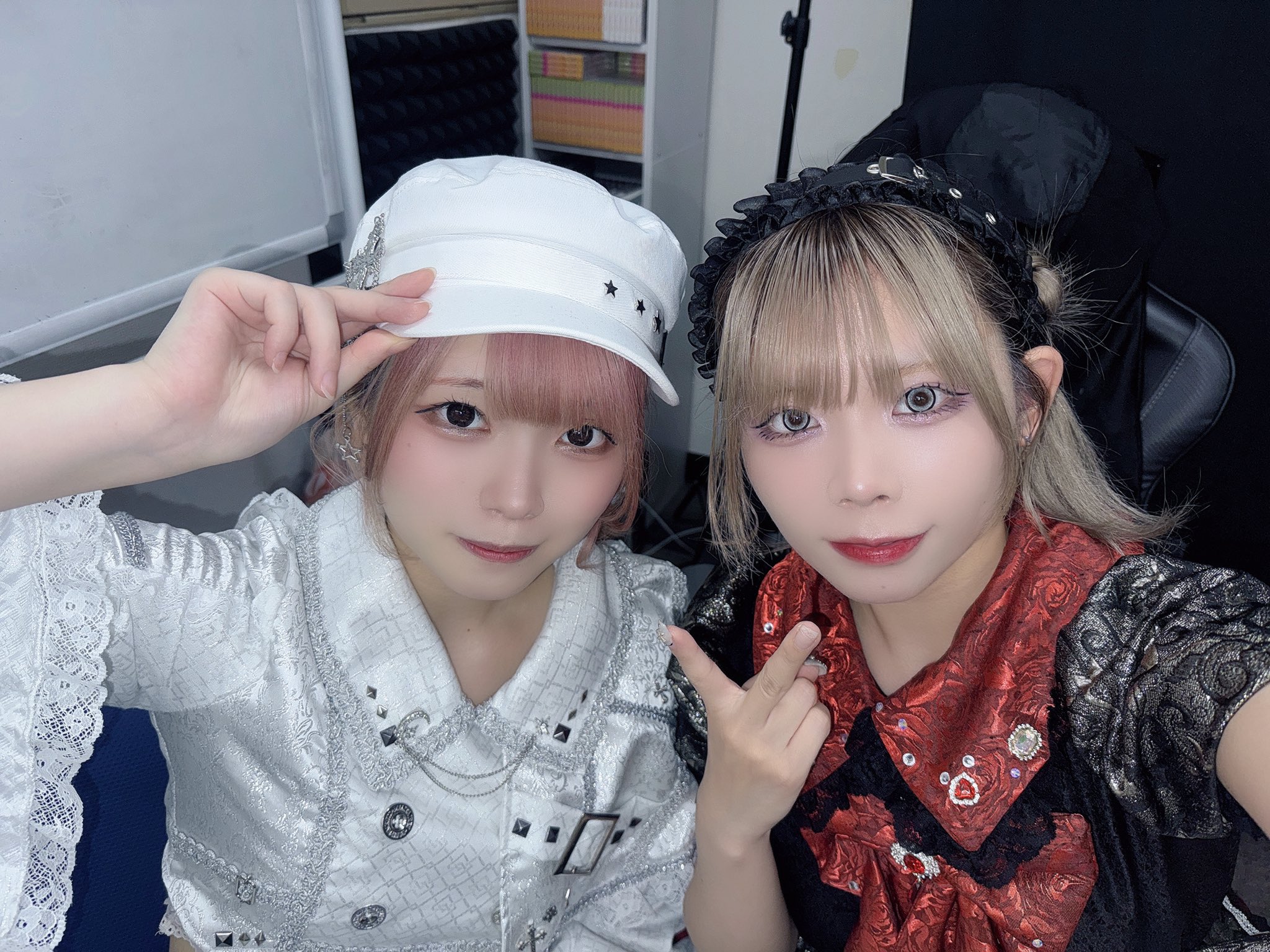 さのにゃん♡ページ コレサワ「にゃんにゃんにゃん」【Lyric Video】 - YouTube