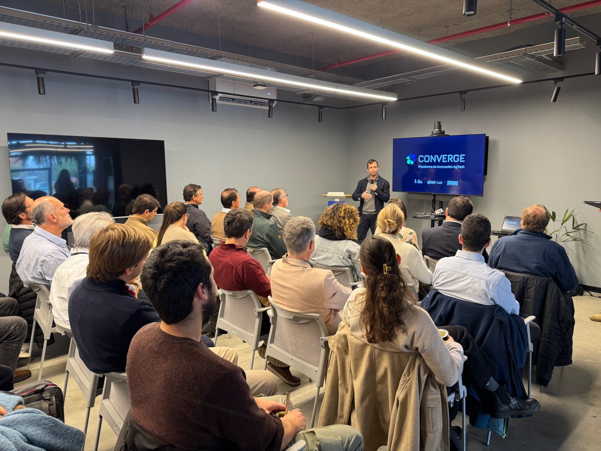 ANIIuy's tweet photo. Participamos del evento Converge: conexiones que impulsan el futuro Agtech, organizado junto a @INIA_UY con el apoyo de U+I . Una jornada que reunió a referentes del agro, la tecnología y la innovación para seguir impulsando soluciones a partir de desafíos del sector. @IDB_Lab https://t.co/EIRj8HkXp1