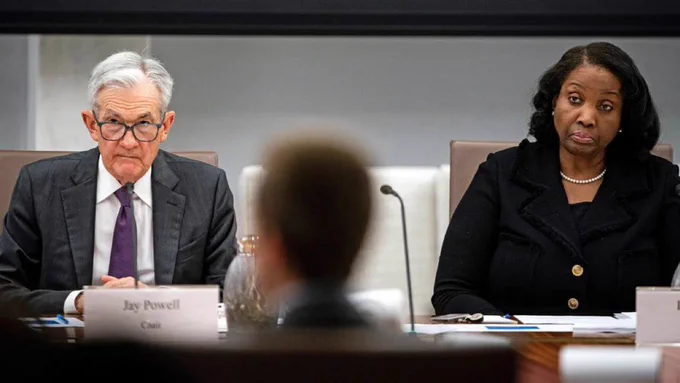 🔴ROVER: "Udienza fissata per venerdì: il governatore della FED Cook cita in giudizio Trump"