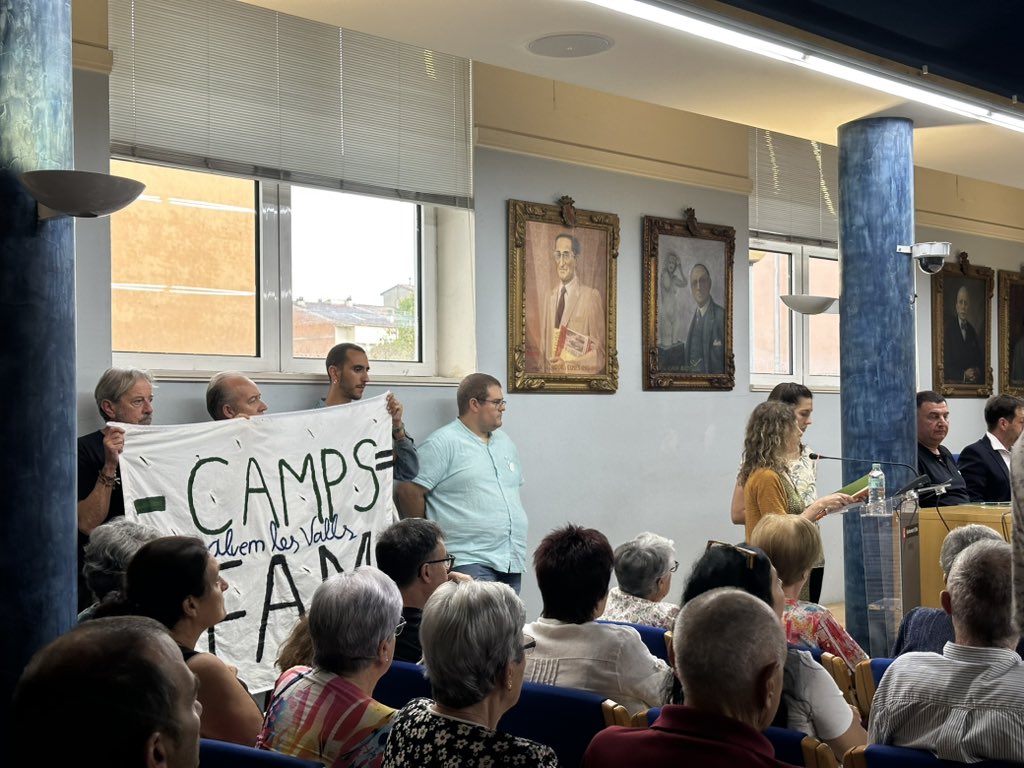 <a href="/SomComuns/">Comuns</a> donem suport a Salvem <a href="/les_valls/">Salvem les Valls</a> que avui presenta una moció per la salvaguarda de l’aqüífer fluviovolcànic davant el projecte constructiu de la variant de Les Preses al Ple de l’Ajuntament d’Olot.