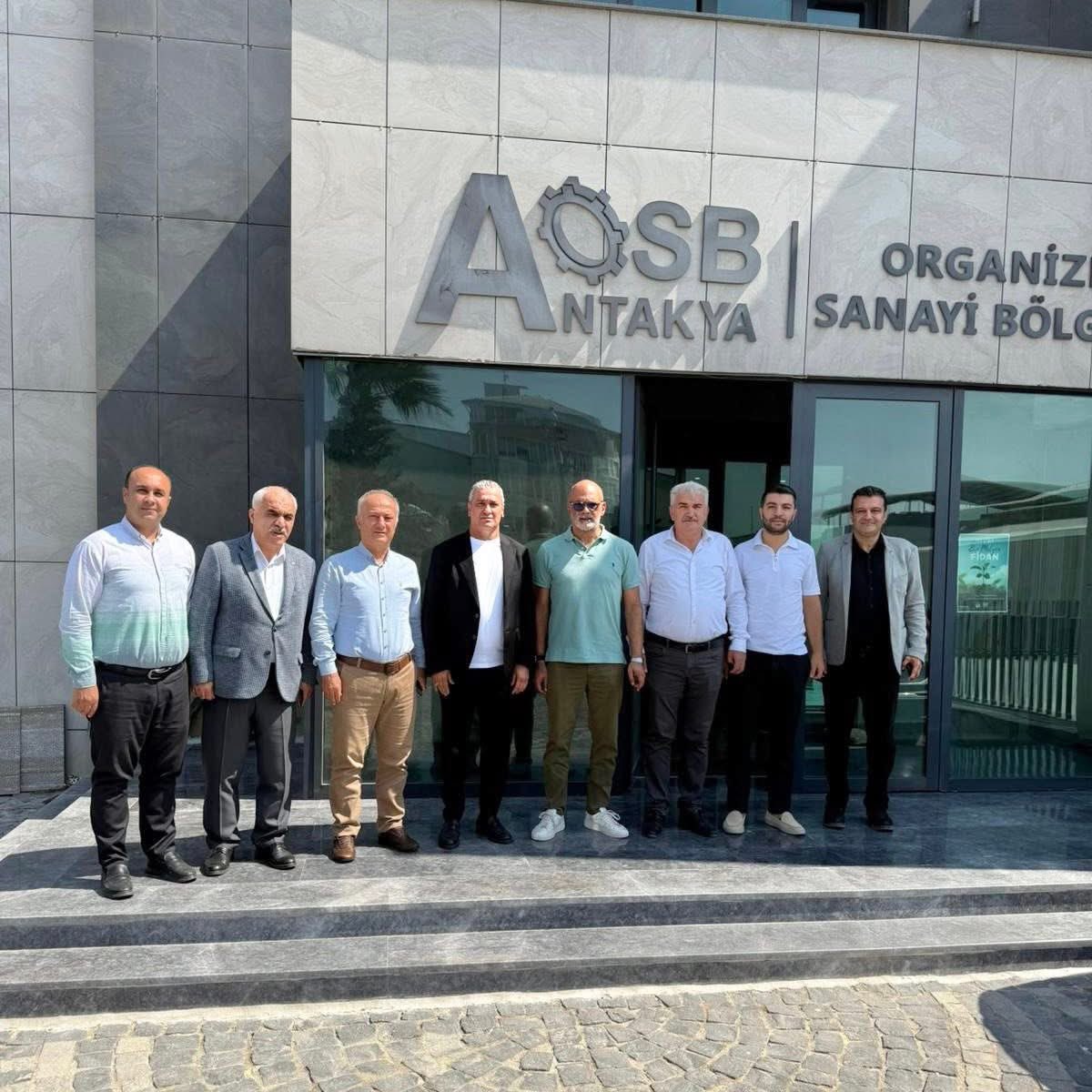 Belen Belediye Başkanı İbrahim Gül ve belediye başkan yardımcıları, OSB Başkan Vekili Yıldırım Beyazıt ve Yönetim Kurulu Üyemiz Mikail Emre Mirioğlu’nu ziyaret etti. Hatay’ın kalkınması ve sanayi yatırımları konuşuldu.