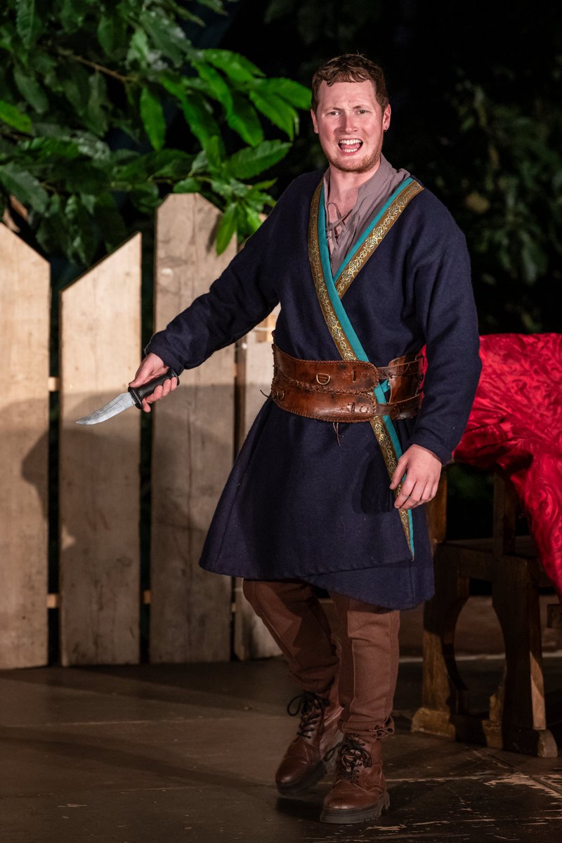 So proud of our client SEB YATES CRIDLAND work with the Wonderful <a href="/red_rose_chain/">Red Rose Chain</a> Hamlet!

THEATRECAT: theatrecat.com/2025/07/26/ham…

⭐️⭐️⭐️⭐️⭐️

“Beautiful”

“A marvel”

“Electric”

“Simultaneously funny and awe-inspiring”

Photo credit Michael Hewitt