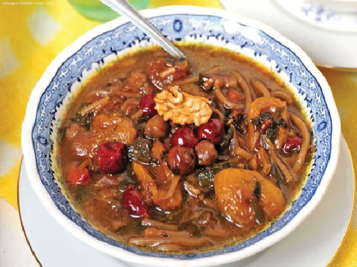 هر چه تلاش کردیم در راستای بهتر کردن اوضاع قدمی بردارم نشد.
این آش واقعا خوش قیافه نیست ولی خوشمزه است.