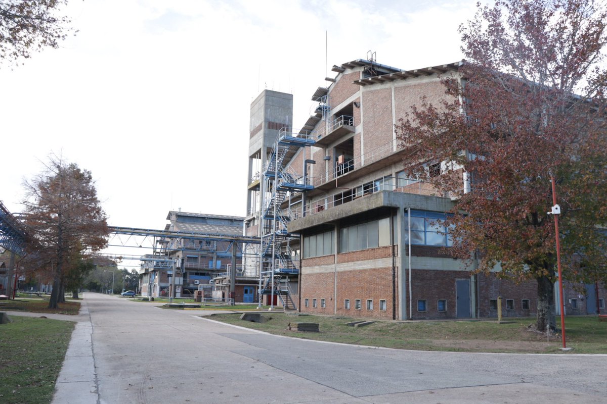 ¡Ya son 100 los parques industriales bonaerenses con habilitación definitiva! 

Con la firma del decreto por parte del gobernador <a href="/Kicillofok/">Axel Kicillof</a>, el parque industrial Out Size de #Zárate completa la lista de 100 agrupamientos industriales que cuentan con su aprobación provincial.