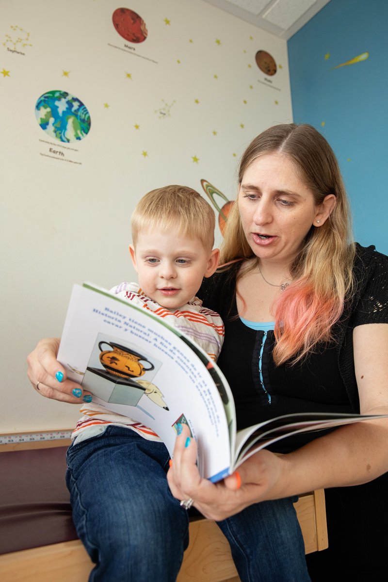 Backpacks may be packed with pencils and notebooks this fall — but one of the most powerful ways to prepare a child for school doesn’t cost a thing: shared reading! 📚💙 Storytime builds focus, vocabulary, and imagination — fueling success in every subject (and in life). 🧠✨