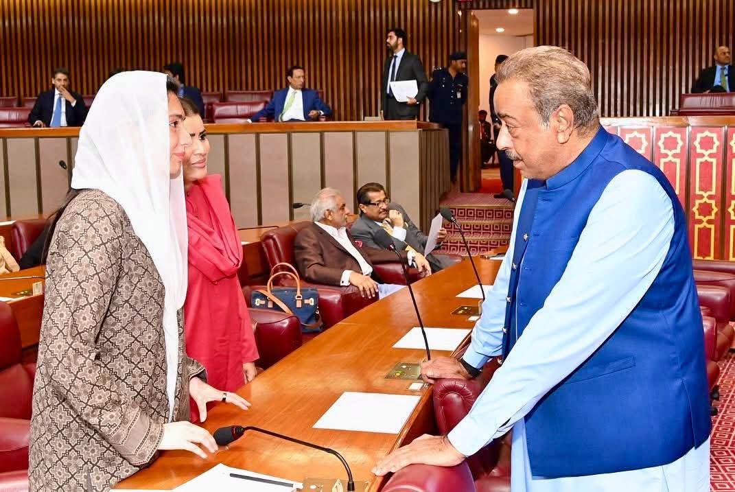 KhalidKhanLound's tweet photo. گھوٹکی میں فارورڈ بلاک 
کی خبریں بے بنیاد ہیں الزامات کے سوا کچھ بھی نہیں ہے ،
میر خالد احمد خان لونڈ 

سیاسی مخالفین جب تھک جاتے ہیں تو نئے ہربے استعمال کرتے ہیں ، 
میر خالد احمد خان لونڈ 

لیکن ہم ان تمام افواہوں کی تردید کرتے ہیں ،
ہم پاکستان پیپلز پارٹی کے ورکر تھے ، ہیں اور رہینگے :

 رہنما پاکستان پیپلز پارٹی و ایم این اے گھوٹکی : میر خالد احمد خان لونڈ
@BBhuttoZardari #Ghotki 
@AseefaBZ @FaryalTalpurPk @MediaCellPPP