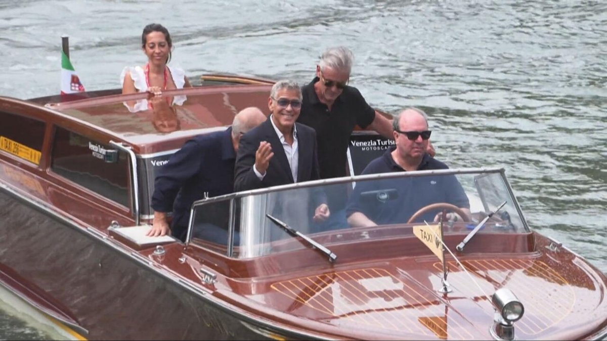 George Clooney, star de la 82e Mostra de Venise f24.my/BOVP.x