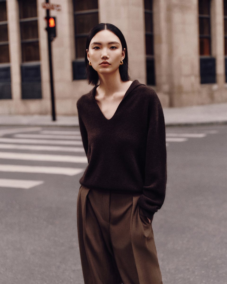 LilySilk's tweet photo. Sophisticated layering starts here.
The Ribbed Cashmere Polo Sweater, crafted from 100% premium cashmere.
Fall Collection Drop II live now | Link in bio
#LilySilk #LiveSpectacularly #LILYSILKFW25 #UnderstatedStrength https://t.co/BMtVoRQk7S