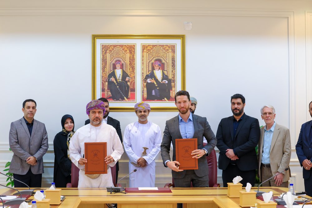 وكالة الأنباء العمانية .. توقيع عقد استثماري لمشروع تصنيع البطاريات الجافة في محافظة البريمي.

omannews.gov.om/topics/ar/118/…