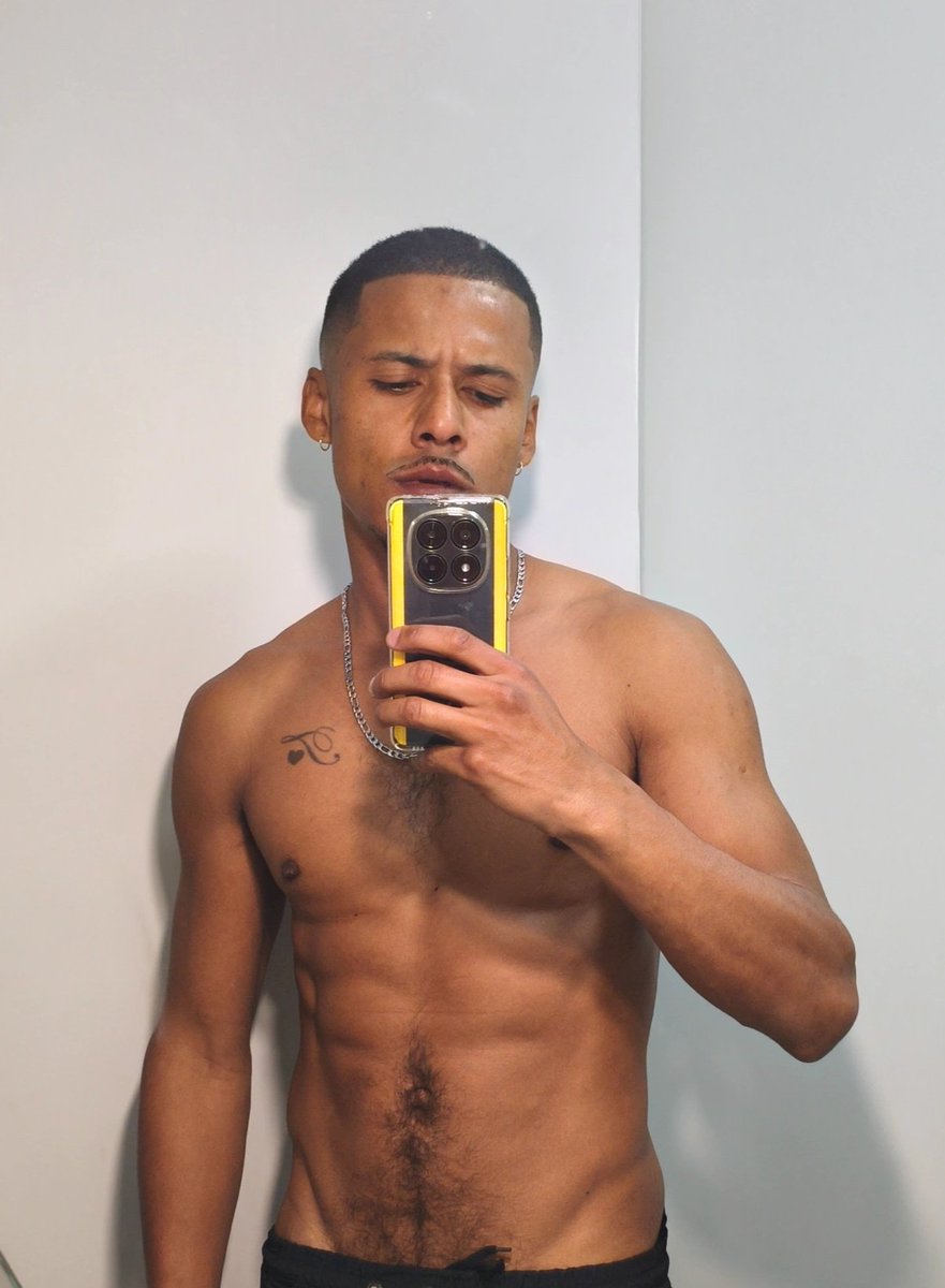 Dá RT e chama na DM que eu te mostro uma coisa 😏🍆💦