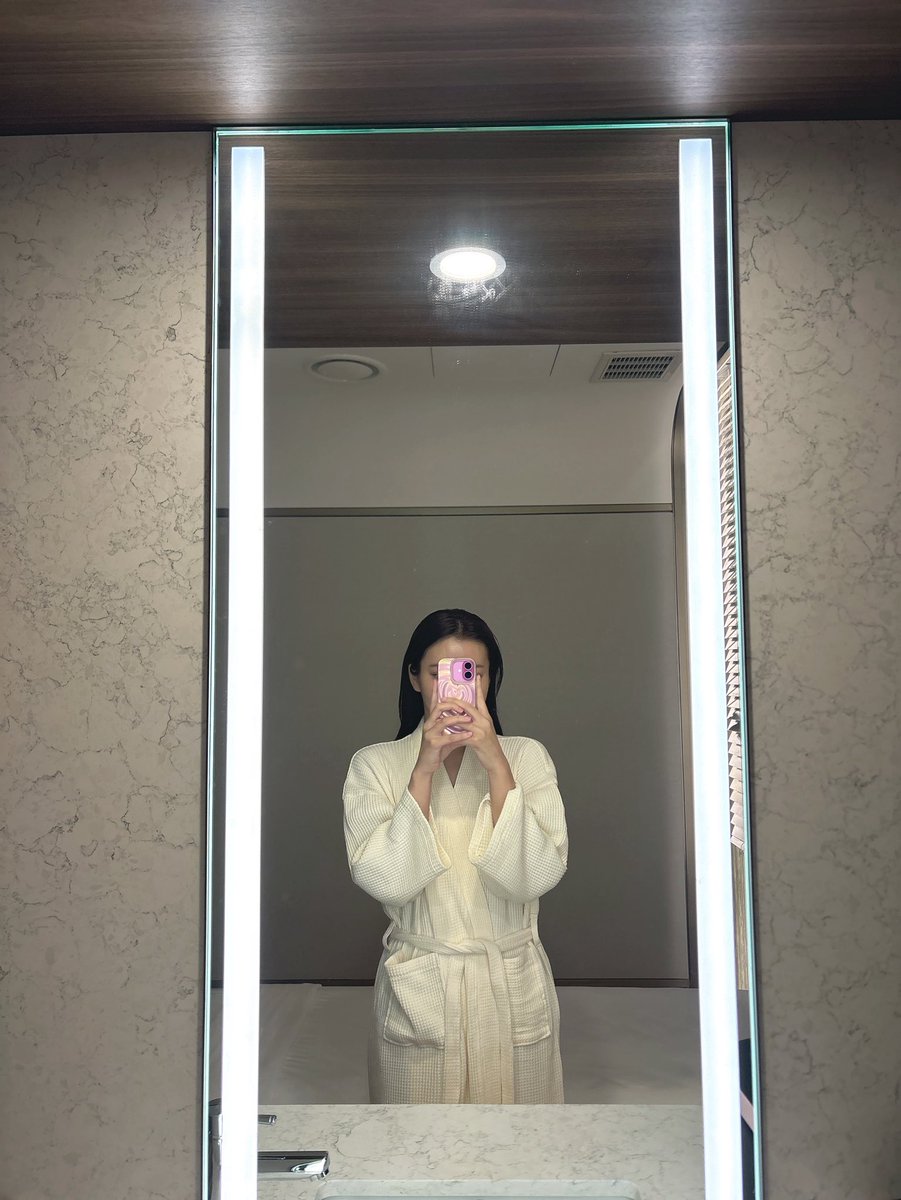 狎鴎亭ロデオのど真ん中にある
DA DOSAN🩵
通るたび気になってたんだけど、
今まで行った韓国のクリニックで一番丁寧でホテルみたいに綺麗だった✨

ザーフとチューンライナーの組み合わせが最高すぎて中顔面が一気に短くなった！！
絶対またする😽♡