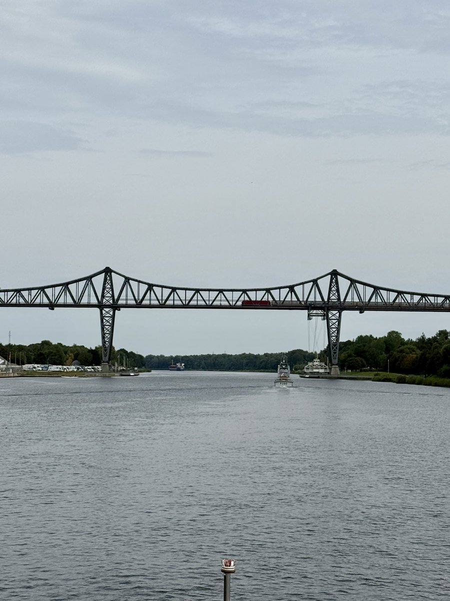 HMS Puncher tweet media