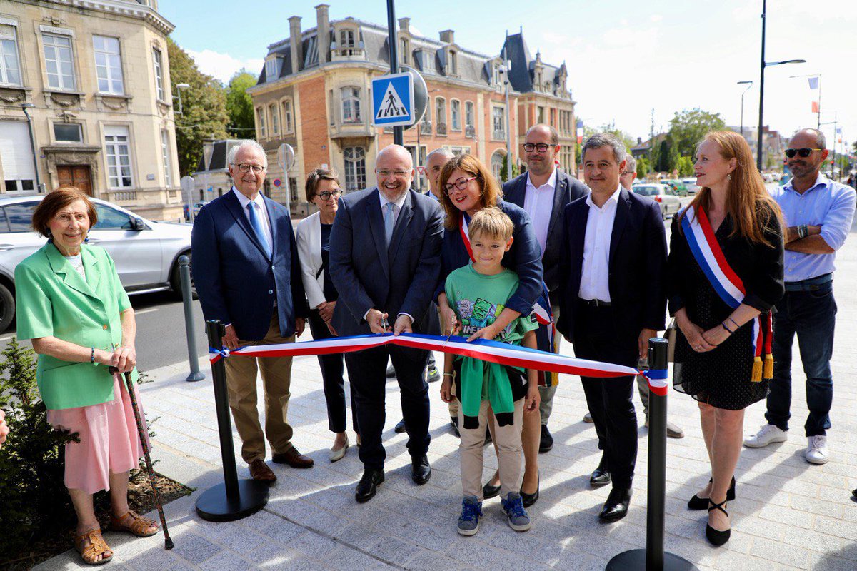 Avec <a href="/GDarmanin/">Gérald DARMANIN</a>, <a href="/DorianeBecue/">Doriane Bécue</a> et @BGerard59, nous inaugurons la transformation du boulevard Gambetta à <a href="/TourcoingVille/">Ville De Tourcoing</a>. 15 M€ investis par la <a href="/MetropoleLille/">Métropole Européenne de Lille</a> pour un axe repensé, plus sûr et plus vert. Une ambition : bâtir une ville apaisée et tournée vers l’avenir.
