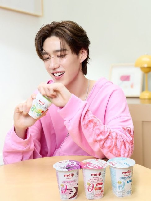 น่ารักกกก  น่าอร่อยยย

#MeijiYoghurtxPPKrit
#MeijiYogurtDoubleZero
#แคลน้อยอร่อยตัวลอย