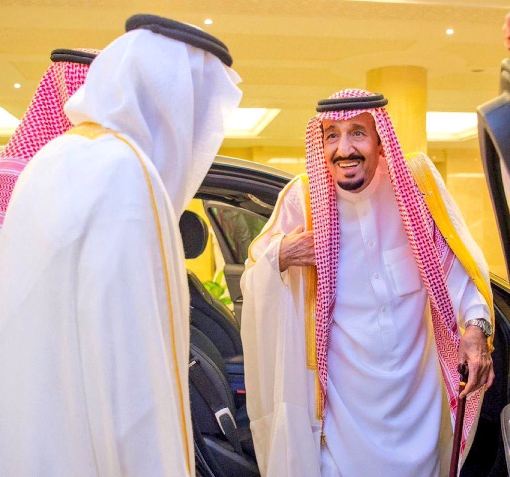 #انورت_بقدومك_الدار_يا_ابوفهد
#خادم_الحرمين_الشريفين💚

يامرحبا ياسيدي .. والف حياك
تو انورت نجد العذيه بشوفك !

تباشروبك .. يوم شوفك ولقياك 
شعب ٍ تظله بعد ربي .. كفوفك 

كل ٍ يبي تقبيل متنك .. ويمناك
لحظة وصولك للمطار اوقووفك

يفداك منهو لآم شعبك ليا اغلاك 
ياللي غلا شعبك تشيله