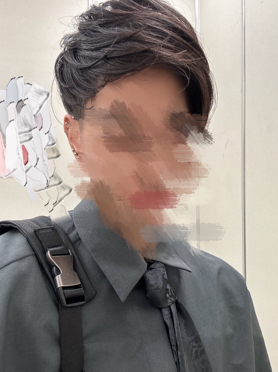 身長高そうってよく言われるけど160cmもないです。
あとコミュ障人見知り陰キャです。
声クソ小さいしあんまり自分から喋らないです。
感情の起伏が少ない、良くいえばクール。
マイナスなギャップだらけですよ😇