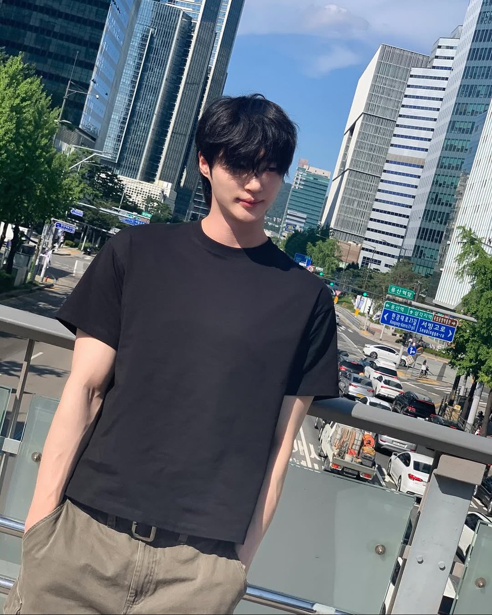 나애햇살...🫶

#변우석 #ByeonWooSeok