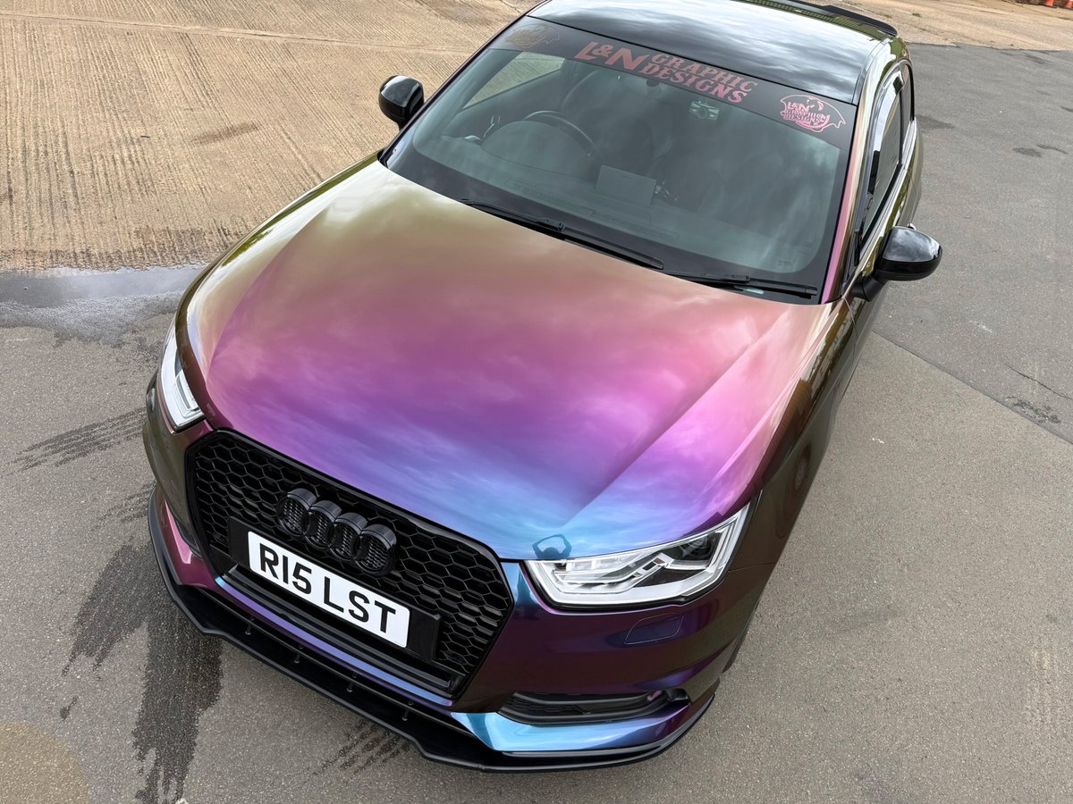 LNGraphicDesign's tweet photo. #Audi A1 wrapped in @HexisUKLtd Super Gloss flowing Purple-Blue-Green, complete with embossed logos, complementary windscreen decal & contrasting HX1 High Gloss Black Roof Wrap π€π§‘πππ
https://t.co/3dnk8L4uhI
#customwrap #colourchange #hexis #fliptone #wrap #vehiclewrap https://t.co/8wXRvLKD2j