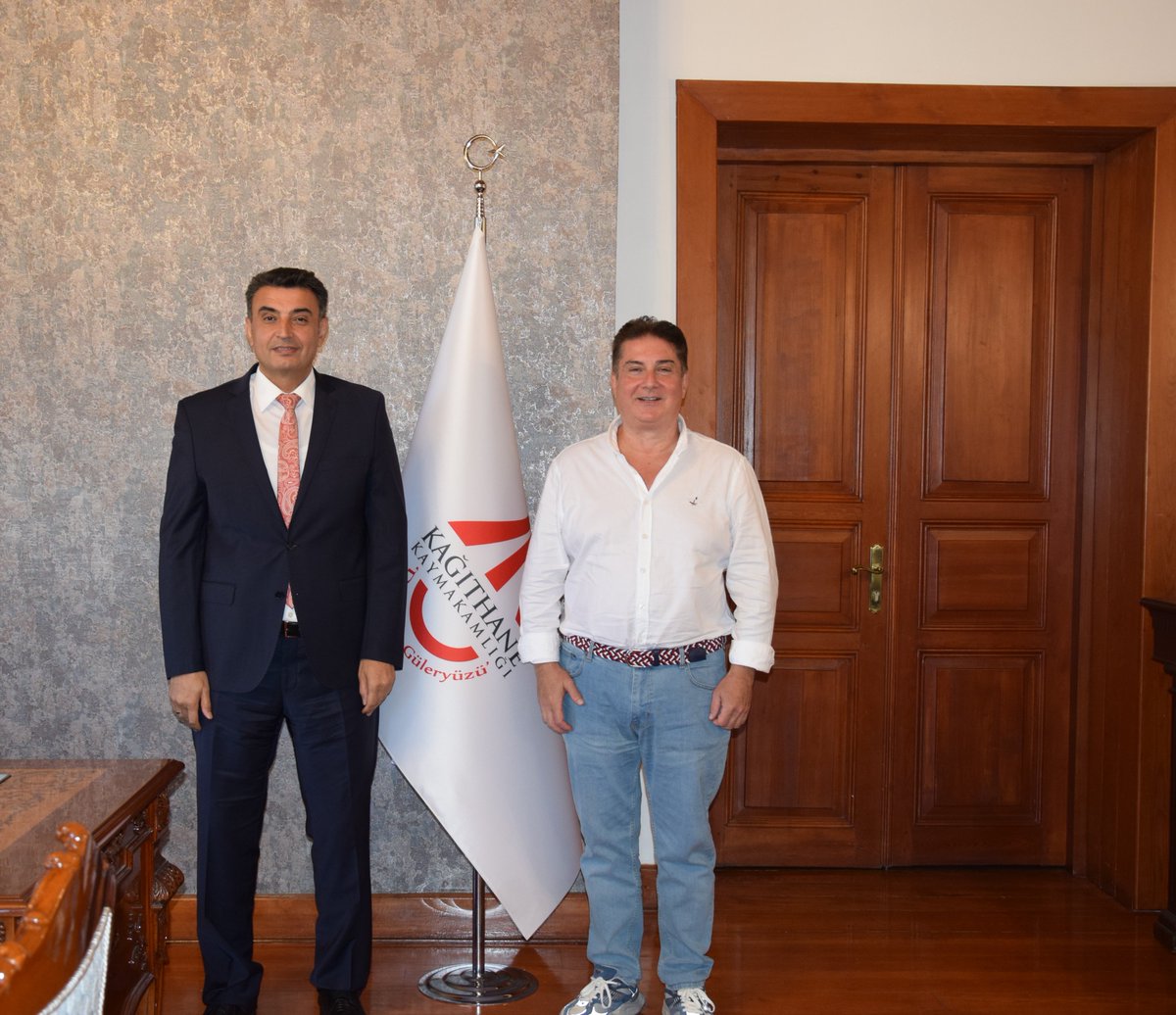 Tarihçi, Yazar ve Çevirmen Mutlu Kerem KOLCUOĞLU, Kaymakamımız Yüksel KARA’yı ziyaret ederek hayırlı olsun dileklerinde bulunup başarılar diledi.

Nazik ziyaretleri için Kaymakamımız kendilerine teşekkür etti.