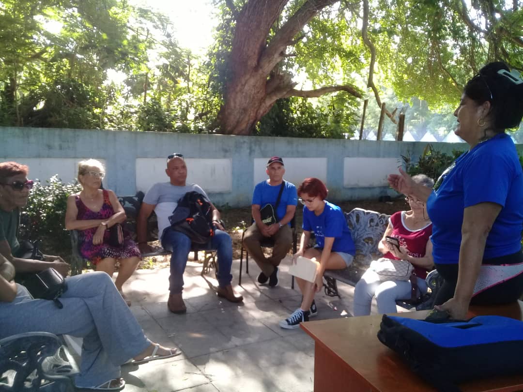 En el marco de la Feria Tecnológica, el #JovenClubSantaClara realiza charla sobre #Ciberseguridad de datos. Asisten usuarios interesados en el tema.
#JovenClubXCuba #JovenClubInformatiza #TransformacionDigital
