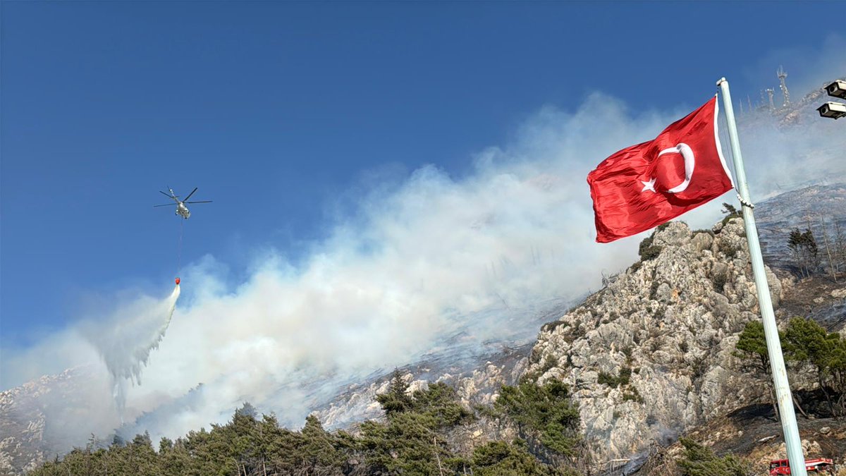 bosunatiklama's tweet photo. Bursa, Çanakkale, Hatay yanıyor. https://t.co/itvekGOkx3