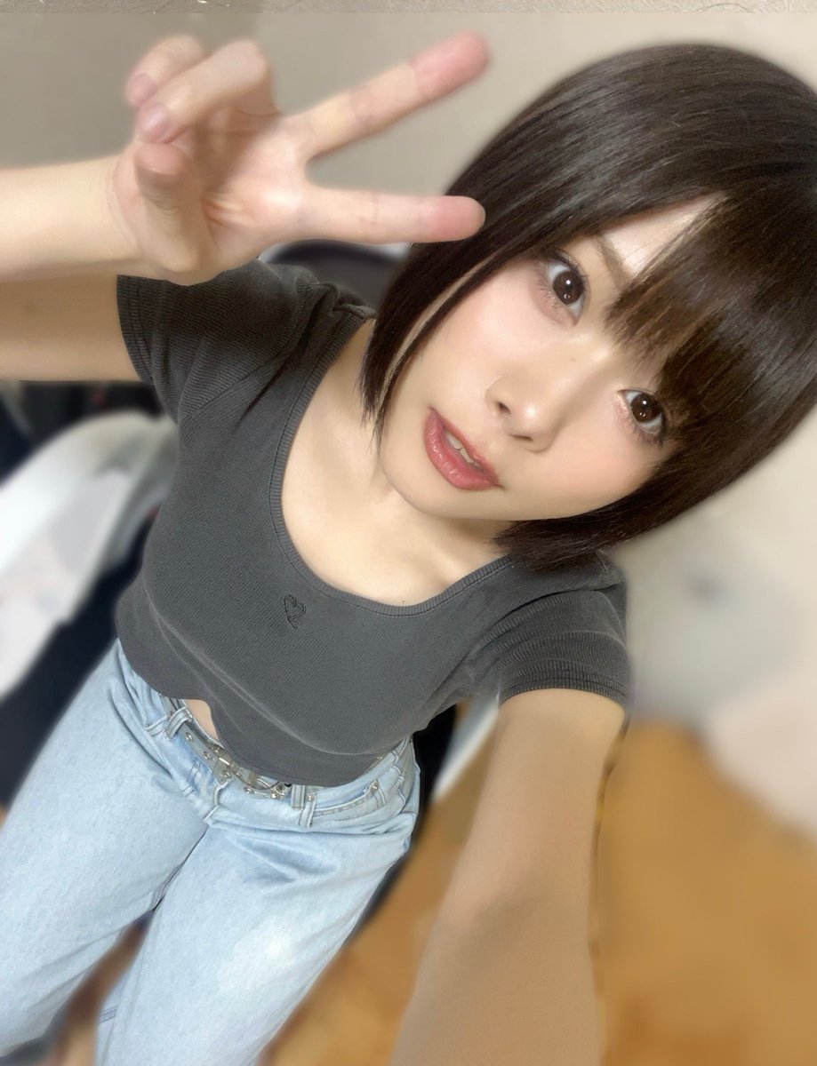 Asuka_kzk's tweet photo. あとちょっとでフォロワー5,000人なのです
あとちょっとで
フォローしてほしいな〜 https://t.co/os4AS4mjv7
