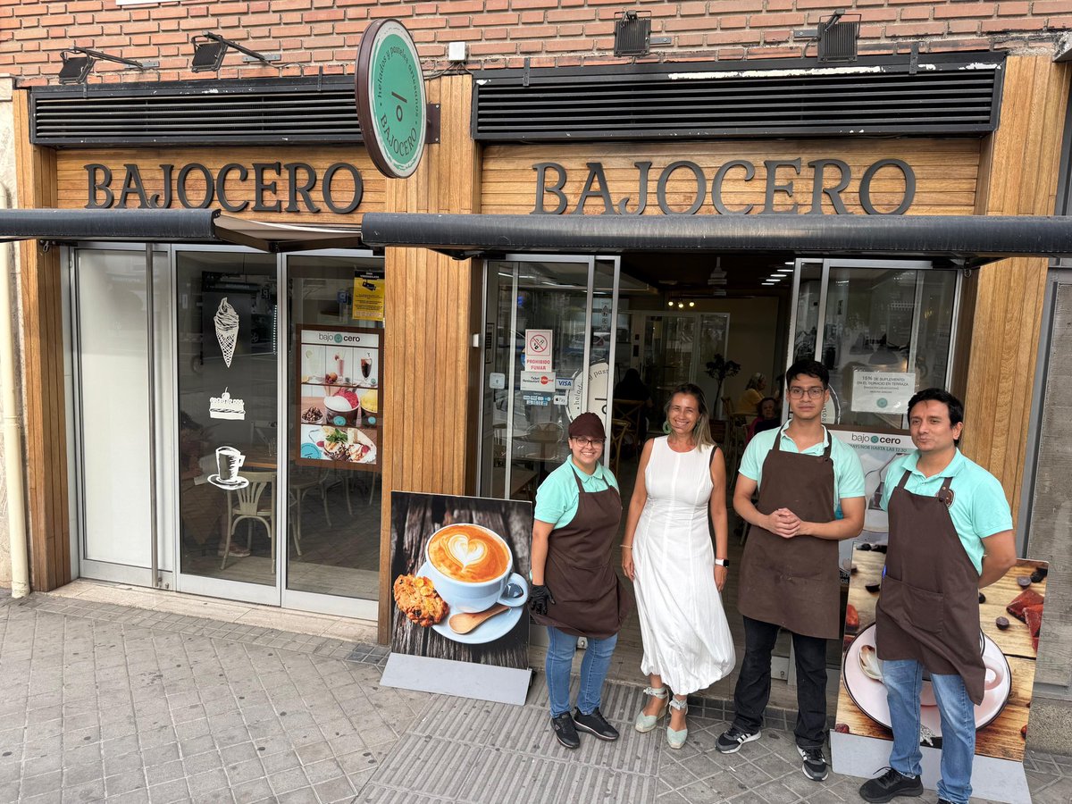 _EstradaYolanda's tweet photo. Comercios refrescantes y saludables en #Chamartín , siempre haciendo barrio y apoyando a los emprendedores valientes :

👉 Bajocero Artesanal (C/Príncipe de Vergara, 204).
👉 Amazonia Açaí (C/Juan Ramón Jiménez 43).
👉 Bastian Bar (C/Menéndez Pidal, 27).

Los comercios de barrio que dan vida, ¡conócelos! 
Chamartín, un distrito para vivirLO.
#ChamartínVivo