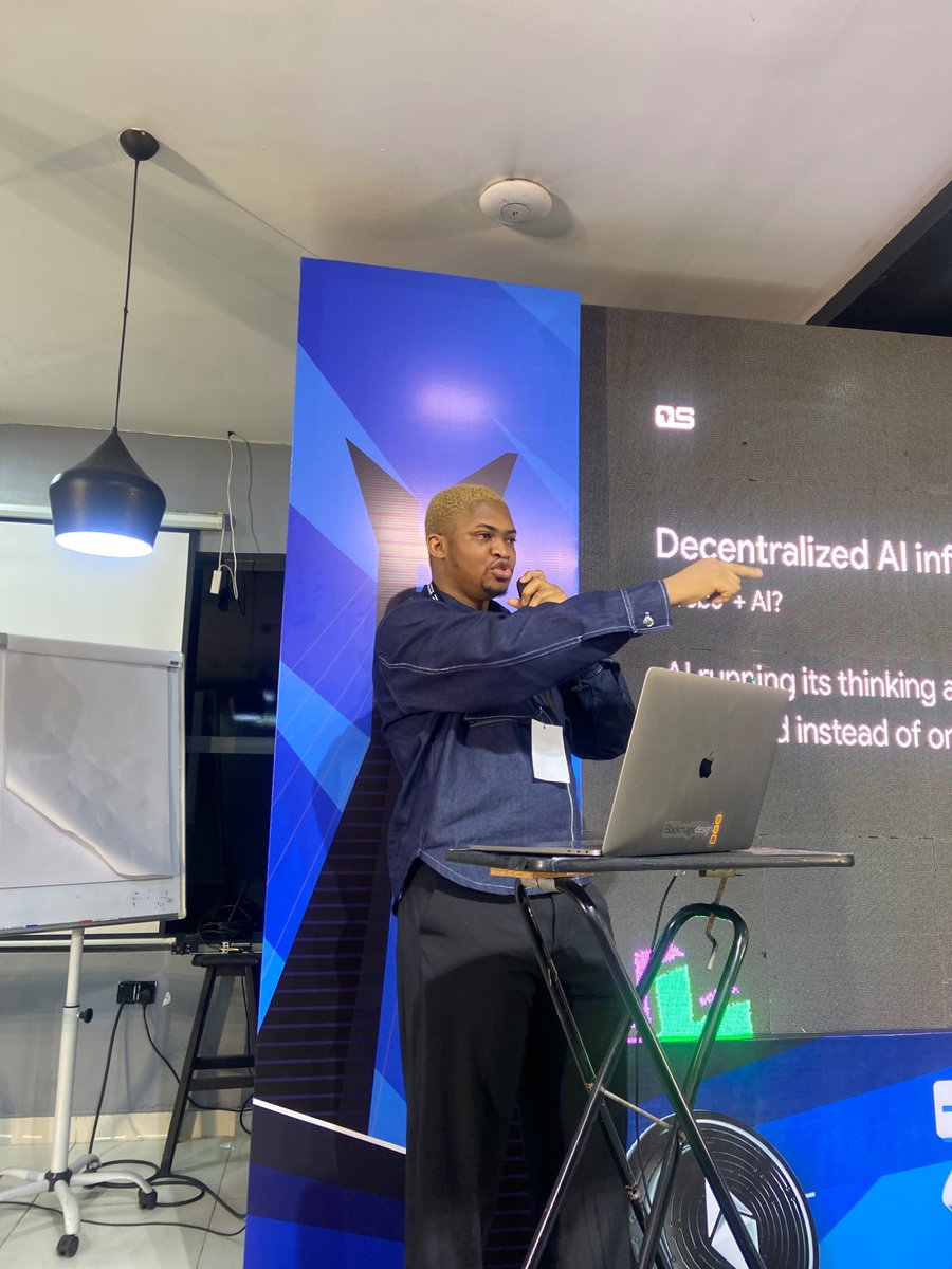 Web3LagosCon's tweet image. Tobiloba Adedeji @toby_solutions  delivered an insightful session on Decentralized AI Inferencing.

#W3LC2025 #Web3lagoscon #Web3lagoscon2025