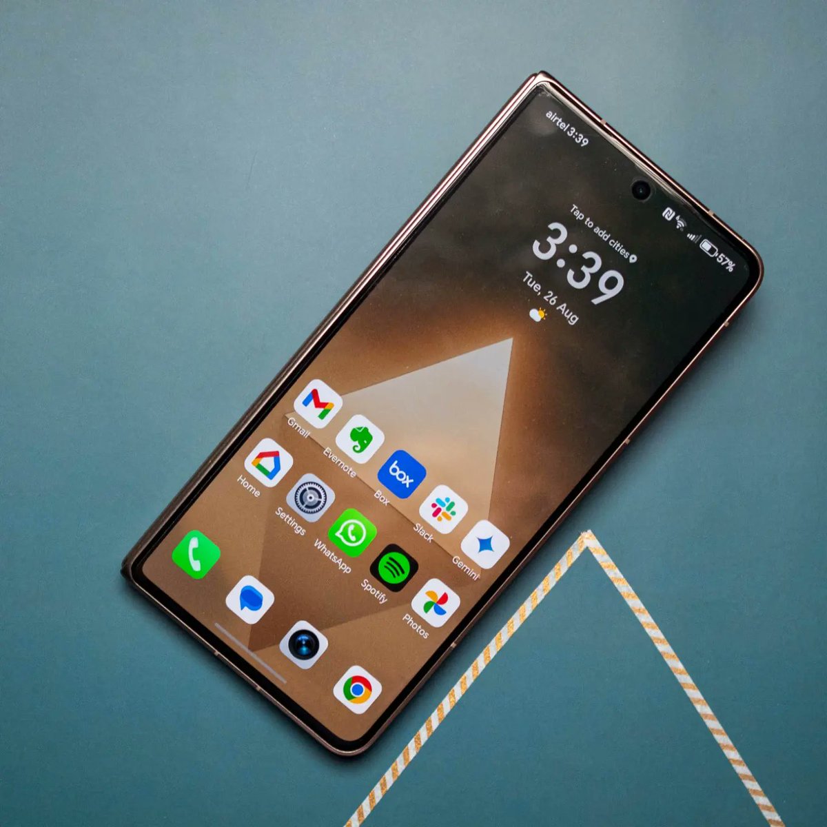 chunkynerd's tweet image. Honor Magic V5, reviewed: 

androidcentral.com/phones/honor-p…

@apoorvab89 did a brilliant job with these shots.