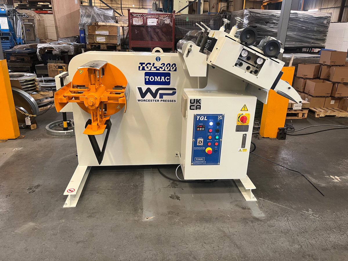 Worcester Presses Decoiler &amp; Straightener model Tomac, TGL-300 delivered direct from the port to customers factory, offload, commissioned and installed in the same day . 👏
Ready to run production for the afternoon shift .🛠🥳

📞 For more information call us: 01384 392 266